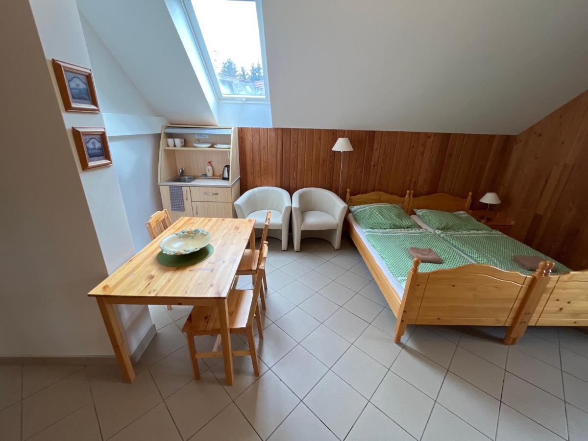 Sokoli Hnizdo Hotel Hlaska Kültér fotó