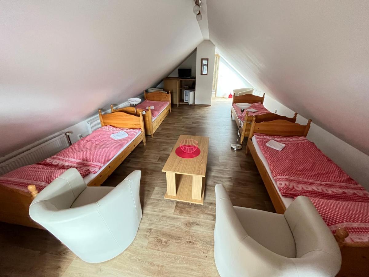 Sokoli Hnizdo Hotel Hlaska Kültér fotó